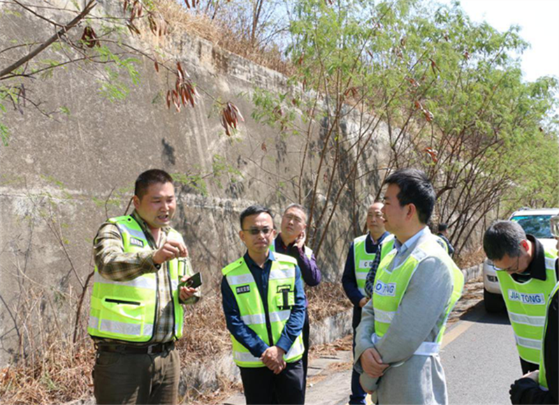 公司董事郜進(jìn)良一行赴 攀田路、瀘黃路實(shí)地調(diào)研并指導(dǎo)工作