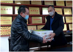 同舟共濟，共克時艱                 —川中養(yǎng)護項目部西平互通專項工程施工處向西平鎮(zhèn)捐贈防疫物資