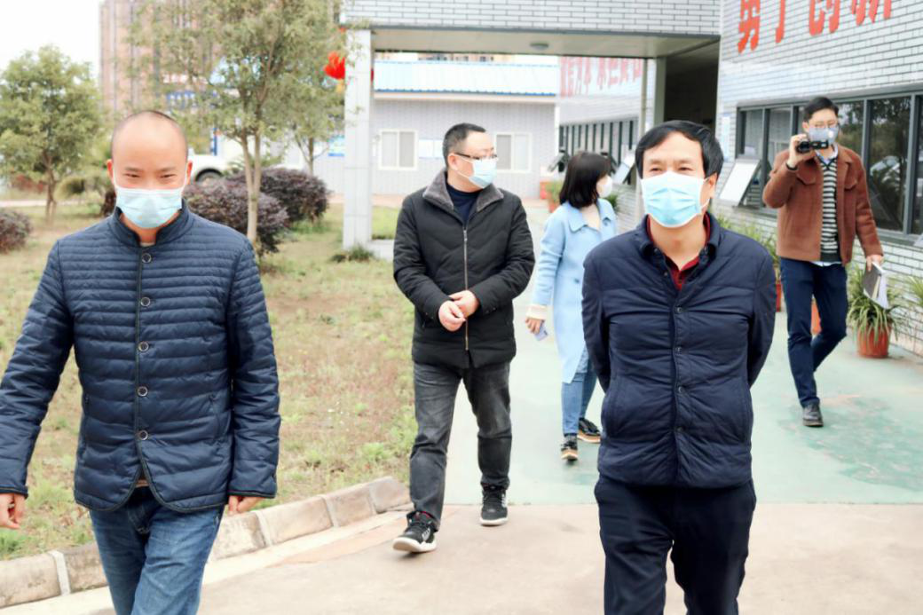 公司黨委委員、紀(jì)委書(shū)記張忠勇“四不兩直” 深入成資渝TJ6項(xiàng)目督查防疫及復(fù)工工作