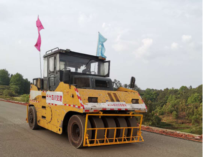 成宜ZCB4-LM1項(xiàng)目率先采用安全防撞自動(dòng)停車(chē)裝置
