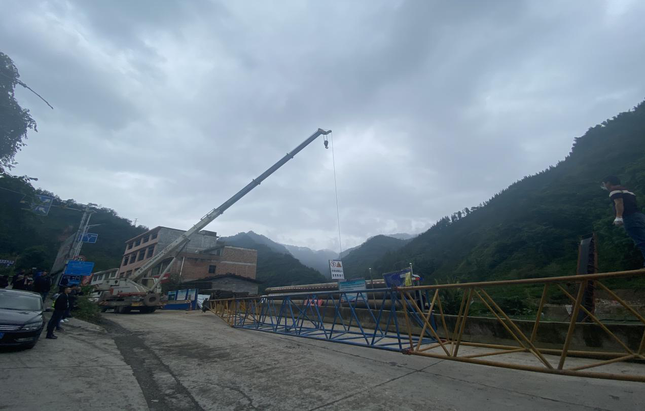 宜金高速XJ5合同段H25便道鋼便橋 主體正式動(dòng)工