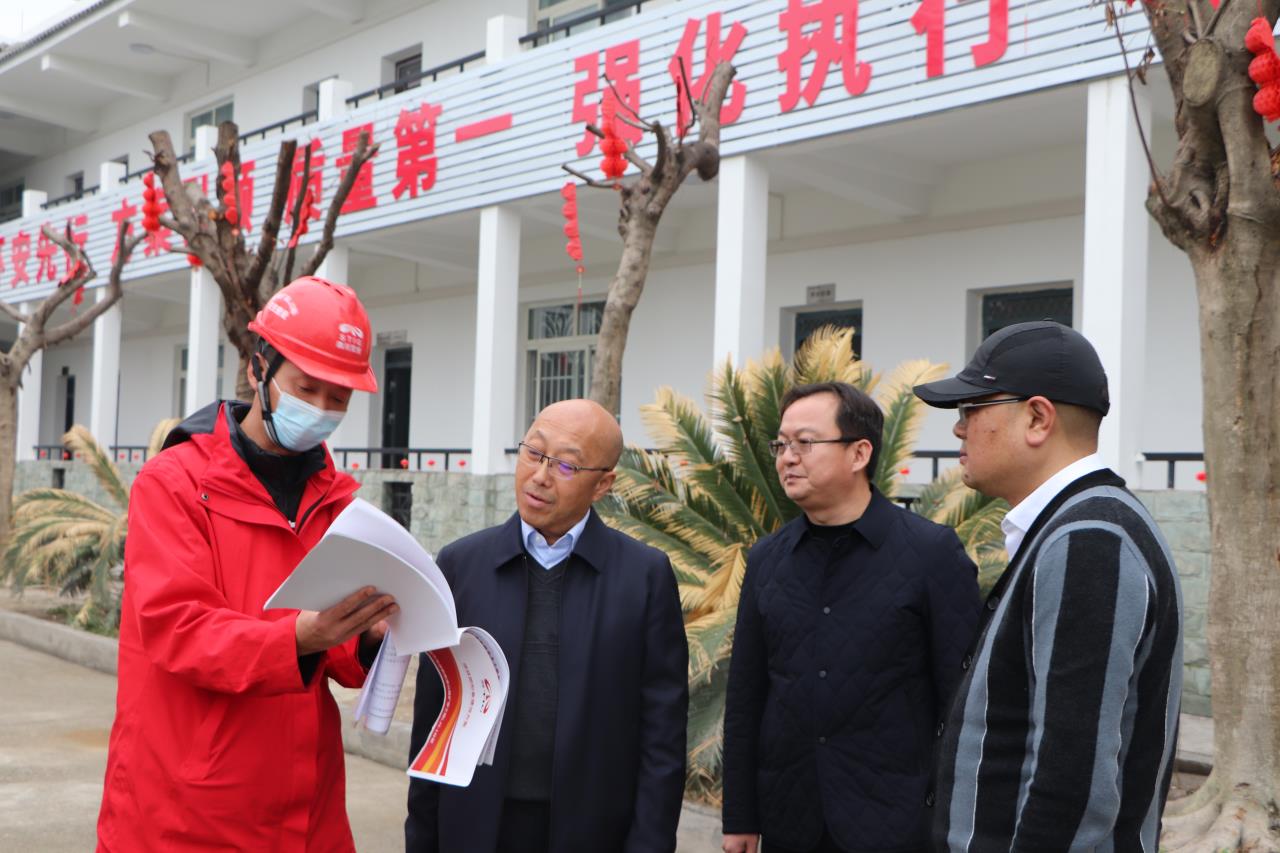 集團公司黨委委員、董事李永林帶隊調(diào)研LJ2-1項目工作 (1).JPG