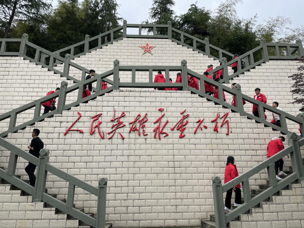 百年青春心向黨 矢志建功新時代——養(yǎng)護(hù)分公司團(tuán)總支“青春向黨 奮力強(qiáng)國”五四活動
