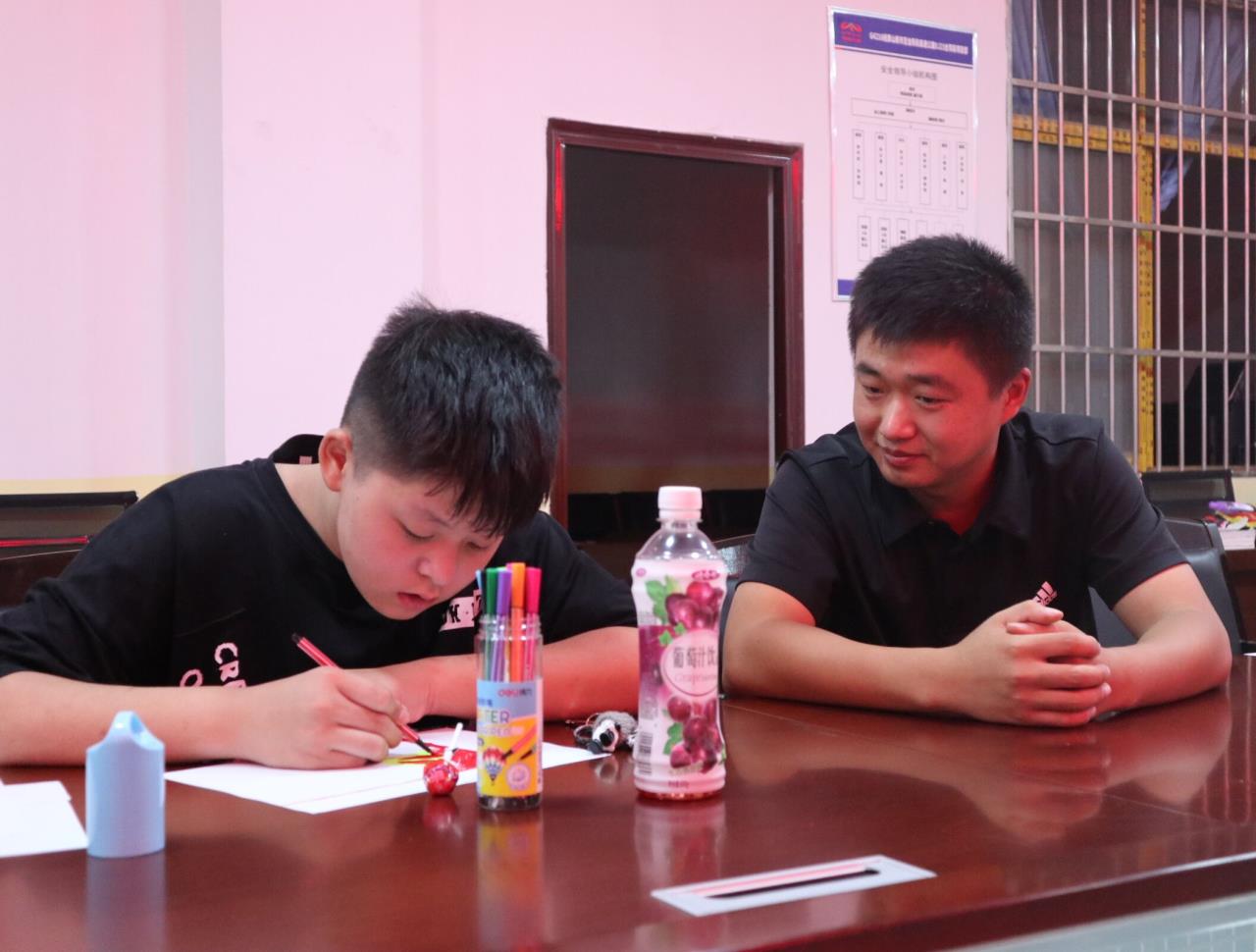 漢彝一家親 團(tuán)結(jié)共奮進(jìn)——公路分公司各支部積極開展統(tǒng)一戰(zhàn)線工作