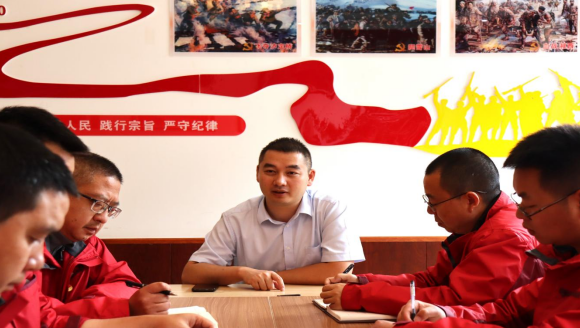 交建集團黨委委員、紀委書記吳鵬飛率隊赴黨建基層聯(lián)系點久馬高速C3總包部調(diào)研指導工作