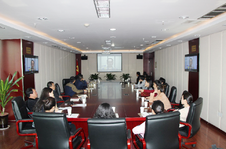 公司認(rèn)真組織觀看學(xué)習(xí)警示教育片《貪欲打開墮落之門》