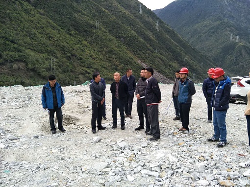 集團(tuán)公司董事、藏區(qū)公司董事長(zhǎng)李永林赴公司公路分公司承建康新高速公路K1-1項(xiàng)目調(diào)研指導(dǎo)工作